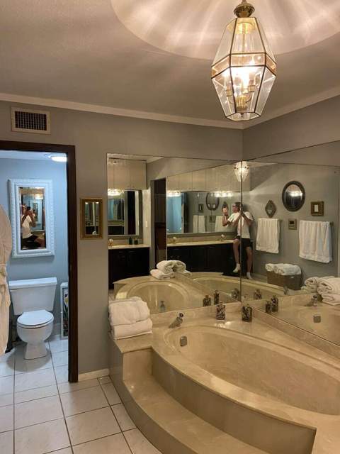 16023 Kingsmoor Way, Miami Lakes FL - photo 9 of 12
