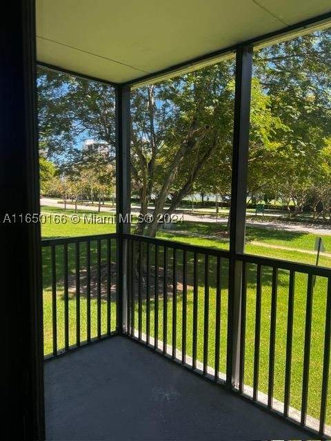 1 bedroom Condominium at 3475 N Country Club Dr 204, Ensenada Condo Bldg E-I, Aventura — photo 3