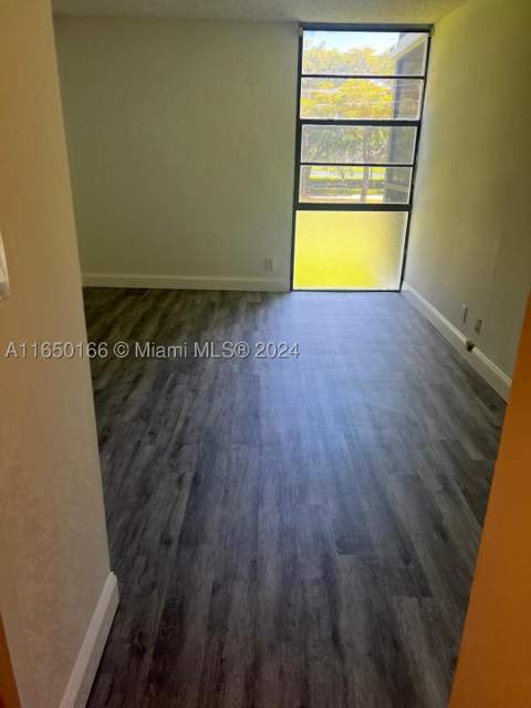 3475 N Country Club Dr 204, Aventura FL - photo 8 of 13