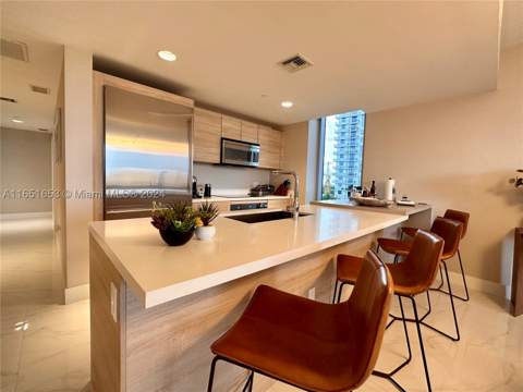 16385 Biscayne Blvd 1201, North Miami Beach FL - photo 11 of 42
