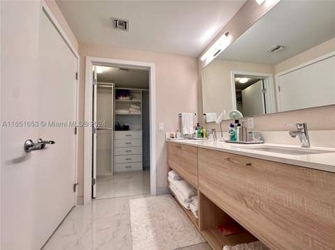 16385 Biscayne Blvd 1201, North Miami Beach FL - photo 19 of 42