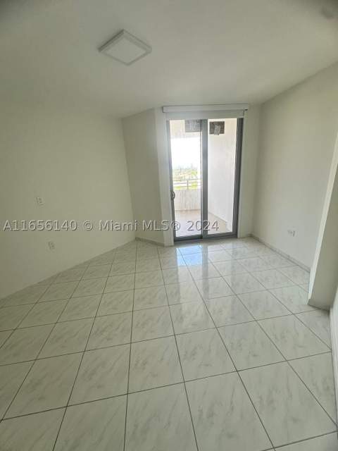 5555 Collins Ave 8Z, Miami Beach FL - photo 12 of 27