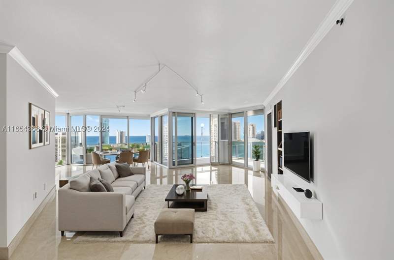 3 bedroom Condominium at 3370 Hidden Bay Dr 2708, 100 Hidden Bay Condo, Aventura — photo 2