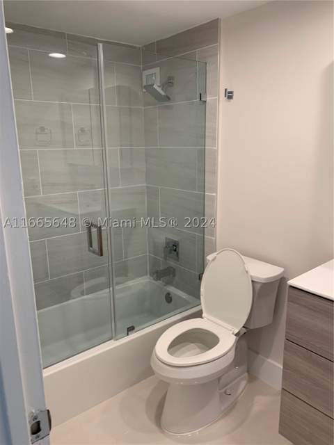 10185 Collins Ave 406, Bal Harbour FL - photo 19 of 36