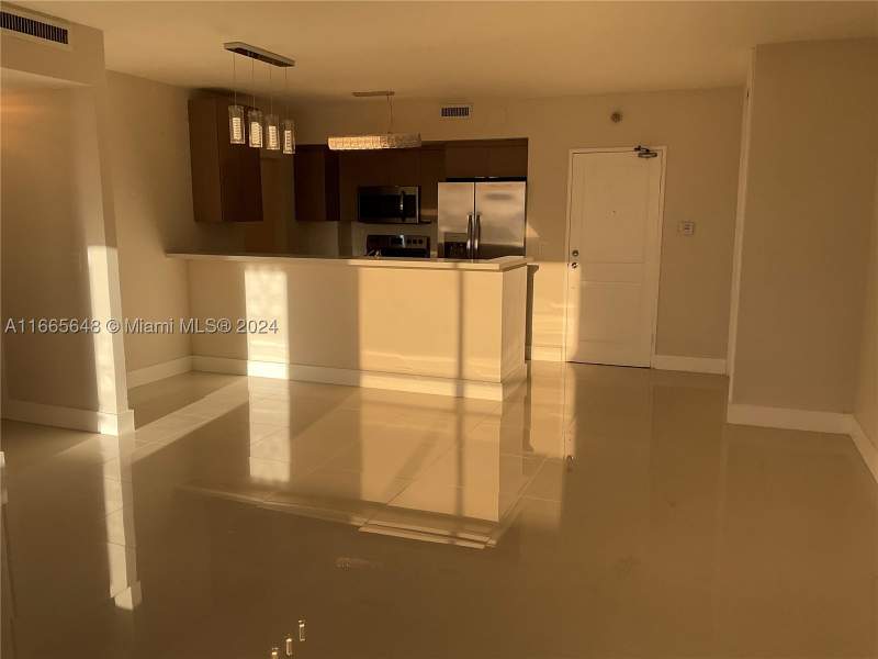 2 bedroom Condominium at 10185 Collins Ave 406, The Plaza Of Bal Harbour, Bal Harbour — photo 3