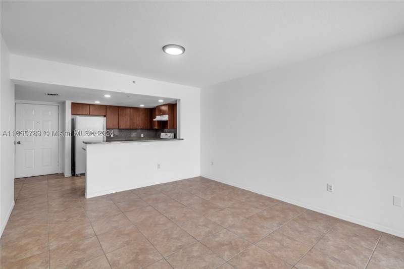 1 bedroom Condominium at 218 NW 12th Ave 702, Diamond Tower Condo, Miami — photo 4