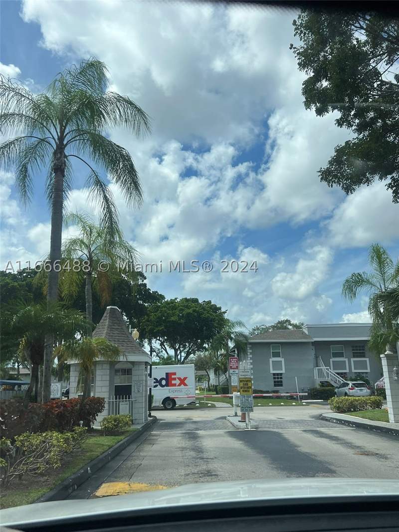 2 bedroom Condominium at 435 NE 210th Cir Ter 103-23, Monterey Village-One Cond, Miami — photo 2