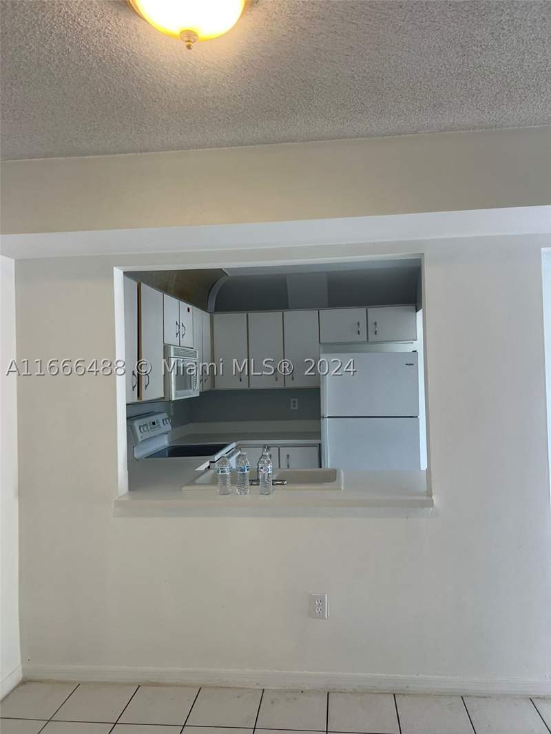 2 bedroom Condominium at 435 NE 210th Cir Ter 103-23, Monterey Village-One Cond, Miami — photo 4