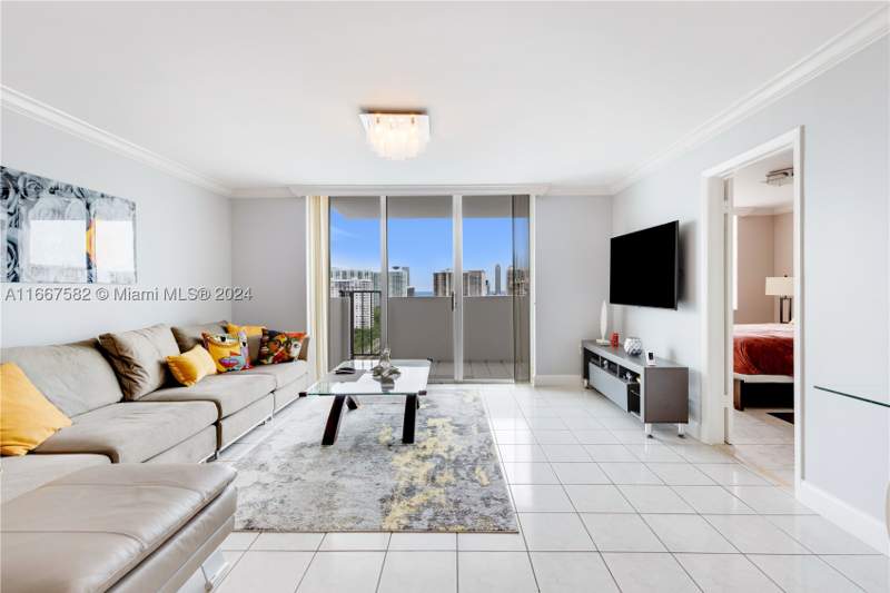 2 bedroom Condominium at 2750 NE 183rd St 1910, Commodore Plaza Condo, Aventura — photo 3