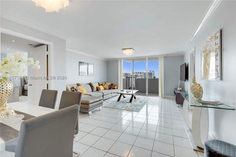 2 bedroom Condominium at 2750 NE 183rd St 1910, Commodore Plaza Condo, Aventura — photo 4
