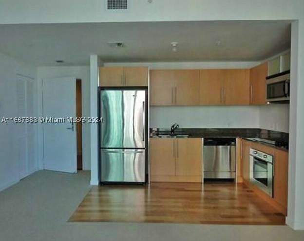1 bedroom Condominium at 300 S Biscayne Blvd T-1703, Met 1 Condo, Miami — photo 4