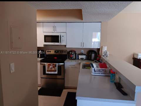 18870 NW 57th Ave 108, Hialeah FL - photo 24 of 36
