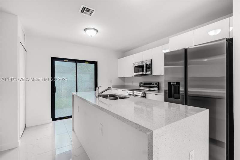 3 bedroom Condominium at 1231 NW 9th Avenue 1231, 1231-1233 NW 9 Ave Condo, Florida City — photo 5