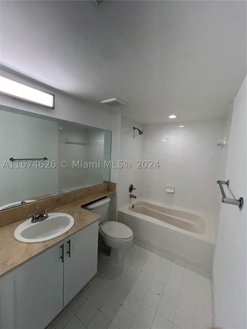 1155 Brickell Bay Dr 3205, Miami FL - photo 6 of 8