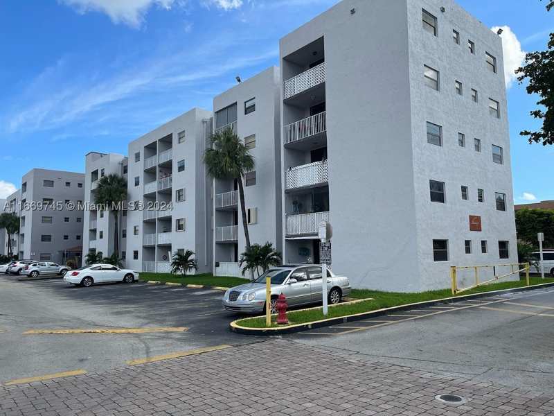 2 bedroom Condominium at 8075 NW 7th St 109, Fontainebleau Gardens Con, Miami — photo 1