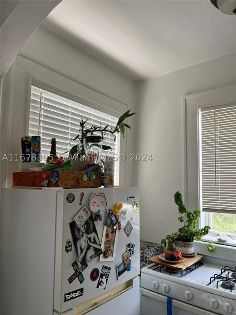 642 Michigan Ave 29, Miami Beach FL - photo 8 of 12