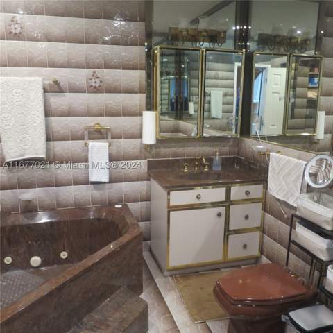 19021 NW 12th Ct, Miami Gardens FL - photo 8 of 12
