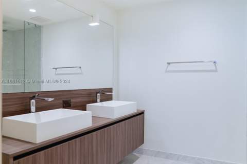 1000 Brickell Plaza 3307, Miami FL - photo 15 of 21