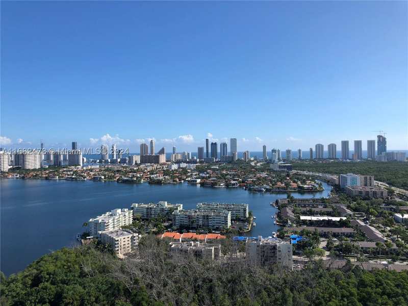 1 bedroom Condominium at 16385 Biscayne Blvd 2020, The Harbour South Condo, North Miami Beach — photo 1