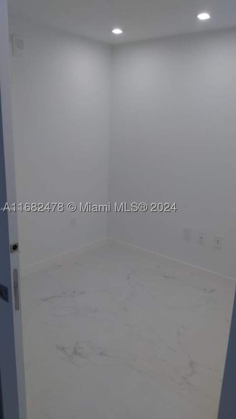 16385 Biscayne Blvd 2020, North Miami Beach FL - photo 12 of 21