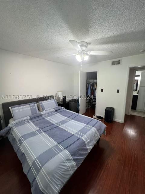 15551 SW 104th Ter 828, Miami FL - photo 10 of 12