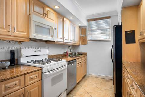 1300 Lincoln Rd A701, Miami Beach FL - photo 14 of 39