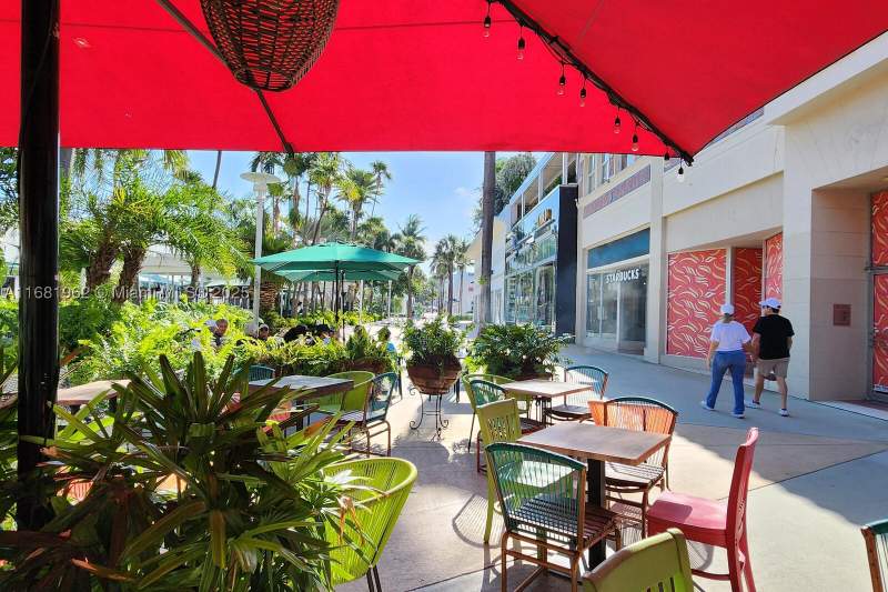 2 bedroom Condominium at 1300 Lincoln Rd A701, Lincoln Towers Condo, Miami Beach — photo 4
