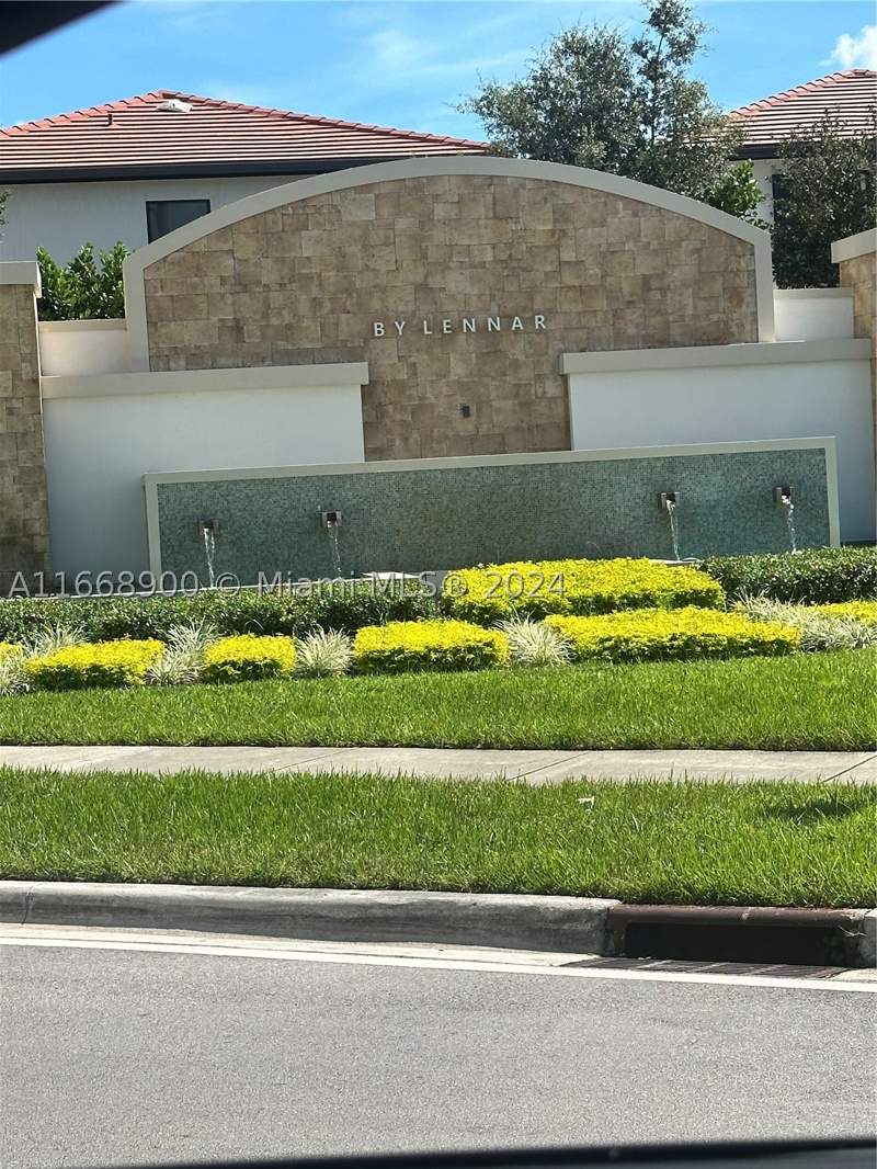 3 bedroom Townhouse at 3415 W 112th Ter, Aquabella North, Hialeah — photo 2