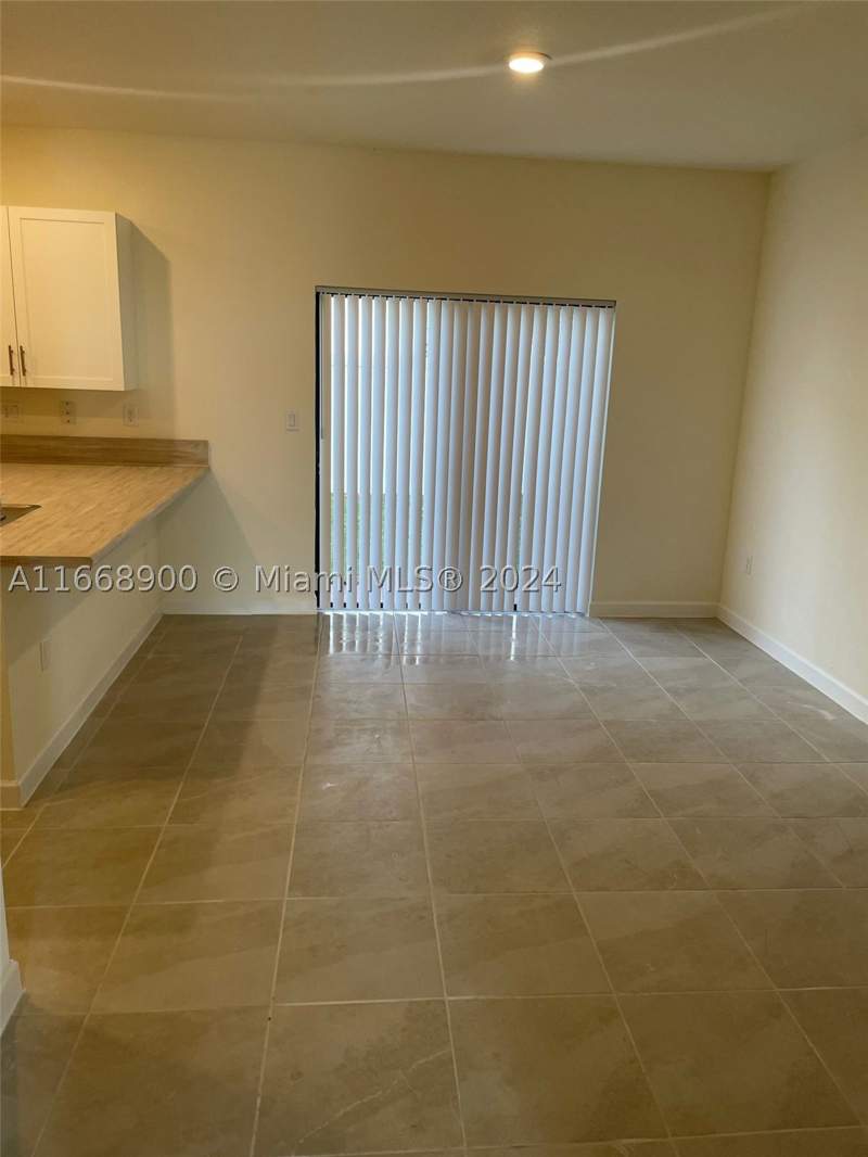 3 bedroom Townhouse at 3415 W 112th Ter, Aquabella North, Hialeah — photo 4