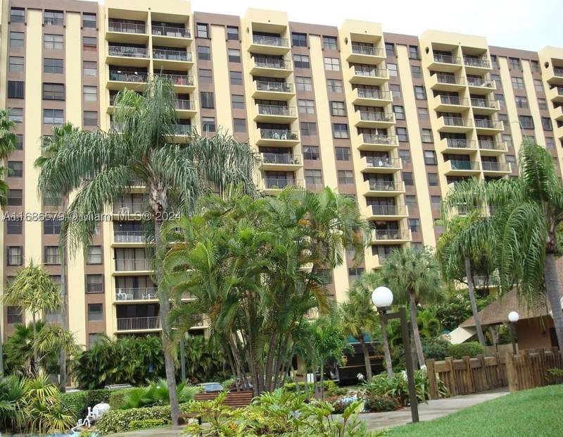 2 bedroom Condominium at 1470 NE 123rd St A902, GREENWICH PH I CONDO, North Miami — photo 3