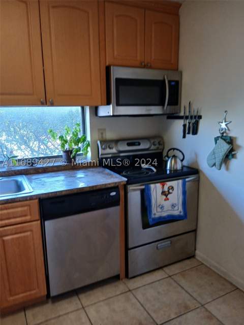 17021 N Bay Rd 412-Iv, Sunny Isles Beach FL - photo 13 of 38
