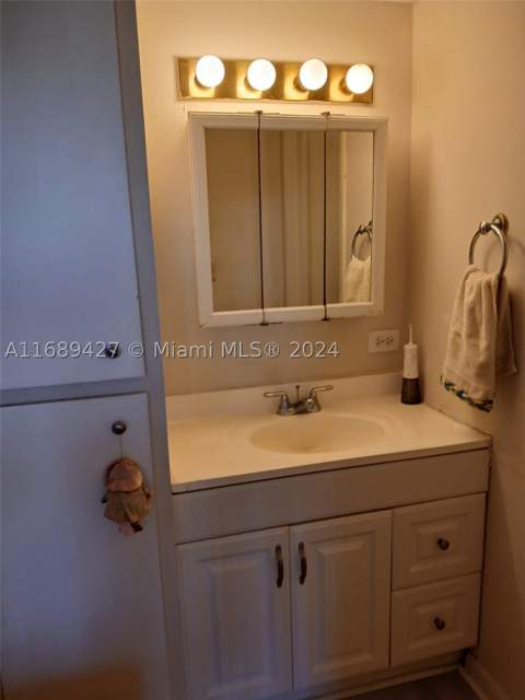 17021 N Bay Rd 412-Iv, Sunny Isles Beach FL - photo 18 of 38