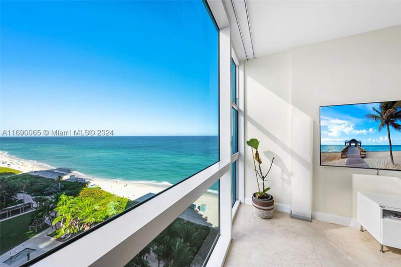 1 bedroom Condominium at 6801 Collins Ave 1203, Central Carillon Beach Co, Miami Beach — photo 3