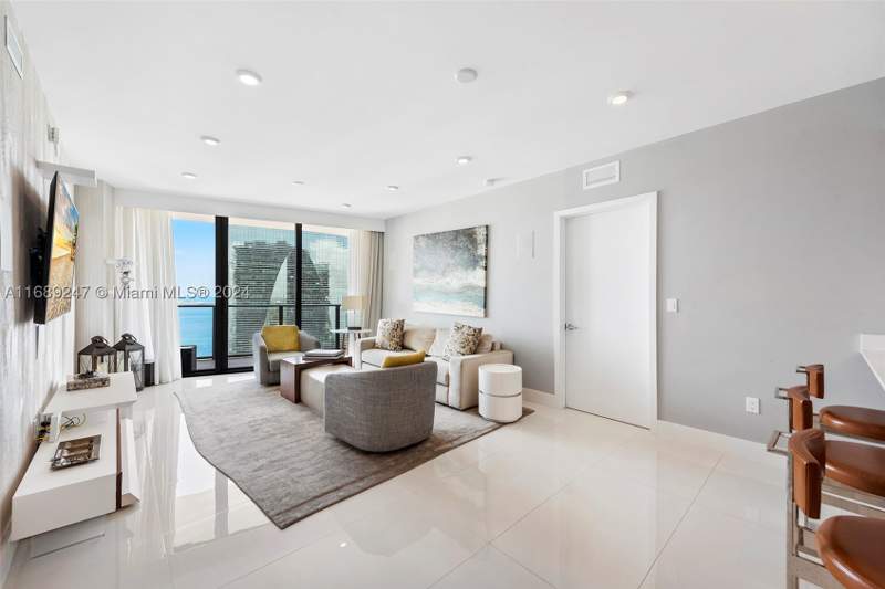 2 bedroom Condominium at 1300 S Miami Ave 3402, 1300 S Miami Avenue Condo, Miami — photo 4