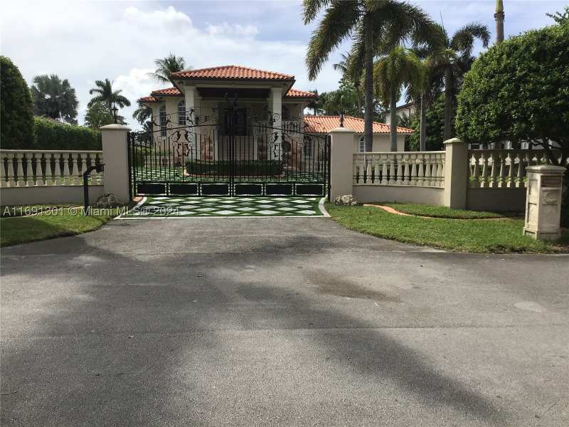 5 bedroom SingleFamilyResidence at 13460 SW 32nd St, Jg Head Farms Sub, Kendall — photo 1