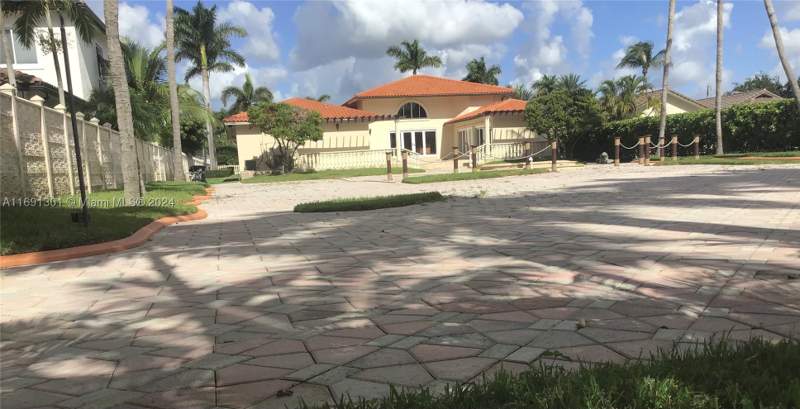5 bedroom SingleFamilyResidence at 13460 SW 32nd St, Jg Head Farms Sub, Kendall — photo 3