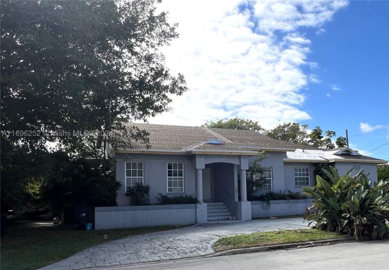 3 bedroom SingleFamilyResidence at 424 90th St, SECOND AMD PLAT OF NORMAN, Surfside — photo 3