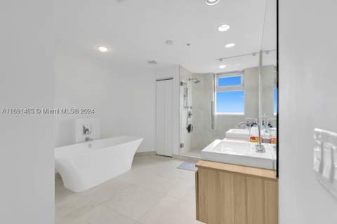 17301 Biscayne Blvd 1404, North Miami FL - photo 21 of 41