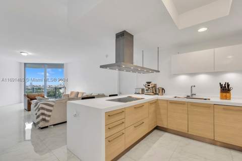 17301 Biscayne Blvd 1404, North Miami FL - photo 9 of 41