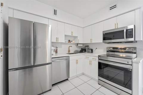 5700 Collins Ave 5B, Miami Beach FL - photo 8 of 30
