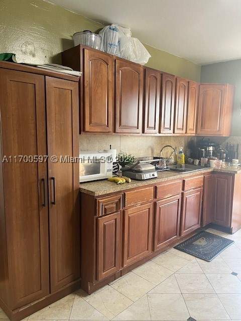 161 NW 35th St, Miami FL - photo 7 of 36