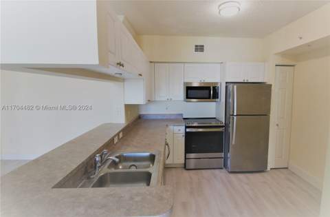 17150 N Bay Rd 2612, Sunny Isles Beach FL - photo 16 of 26