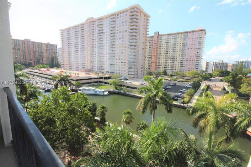 2 bedroom Condominium at 17150 N Bay Rd 2612, Porto Bellagio Condo, Sunny Isles Beach — photo 2