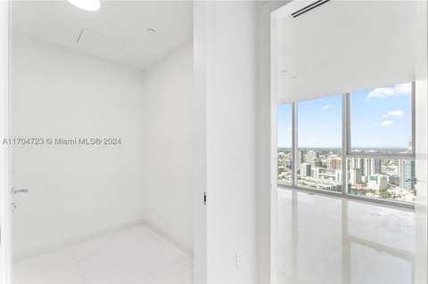 300 Biscayne Blvd Way 5209, Miami FL - photo 10 of 42