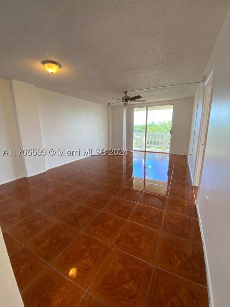 1 bedroom Condominium at 15600 NW 7th Ave 520, Parkway Towers Bldg 1 Con, Miami — photo 1