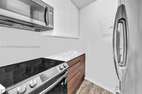 1881 Washington Ave 16H, Miami Beach FL - photo 10 of 58