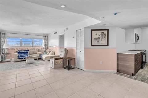 1881 Washington Ave 16H, Miami Beach FL - photo 13 of 58