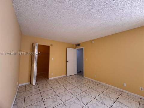 16919 N Bay Rd 117, Sunny Isles Beach FL - photo 13 of 20
