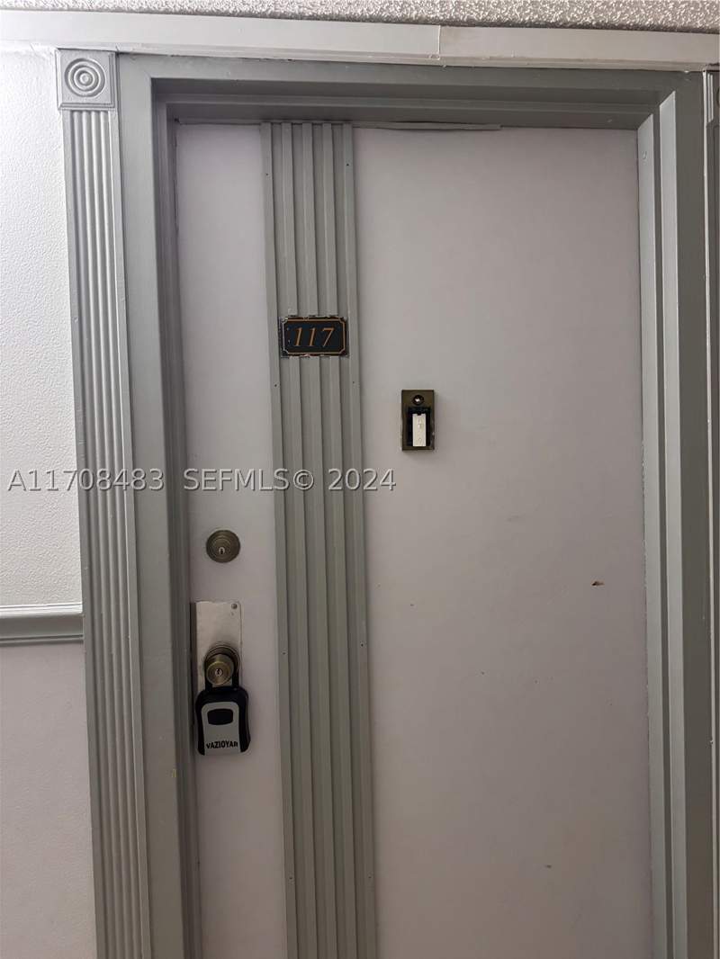 1 bedroom Condominium at 16919 N Bay Rd 117, Plaza Of Americas Condo P, Sunny Isles Beach — photo 4