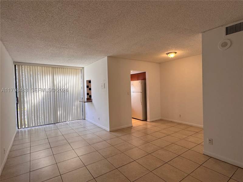 1 bedroom Condominium at 16919 N Bay Rd 117, Plaza Of Americas Condo P, Sunny Isles Beach — photo 5